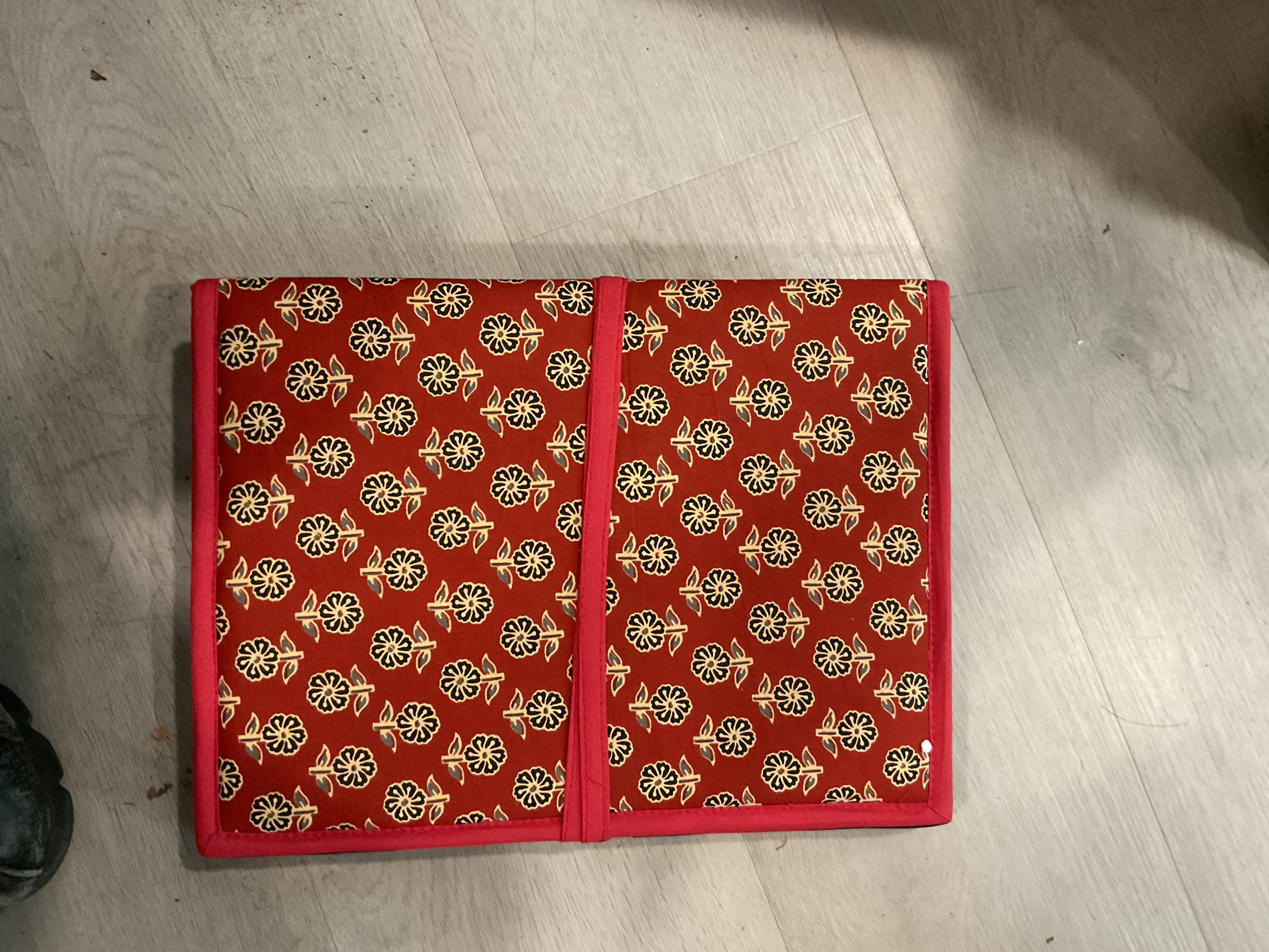 Block printed fabric folders - Image 2