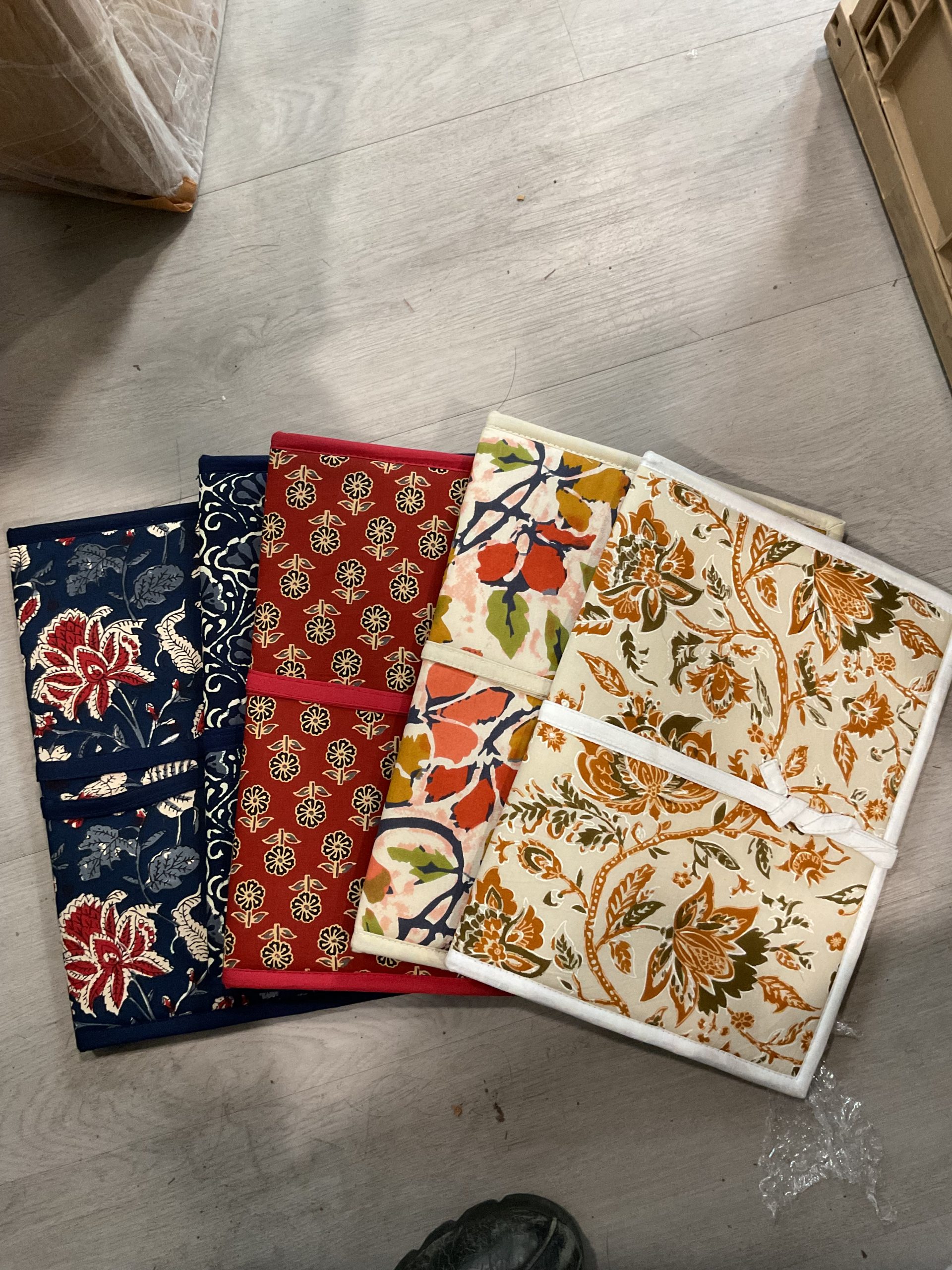Block printed fabric folders - Image 8